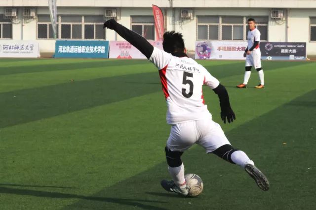 巴萨7比1大胜瓦伦西亚 费尔明当选全场最佳